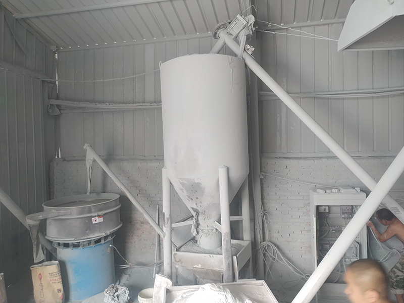 Introduction of plastic powder vibratory sifter