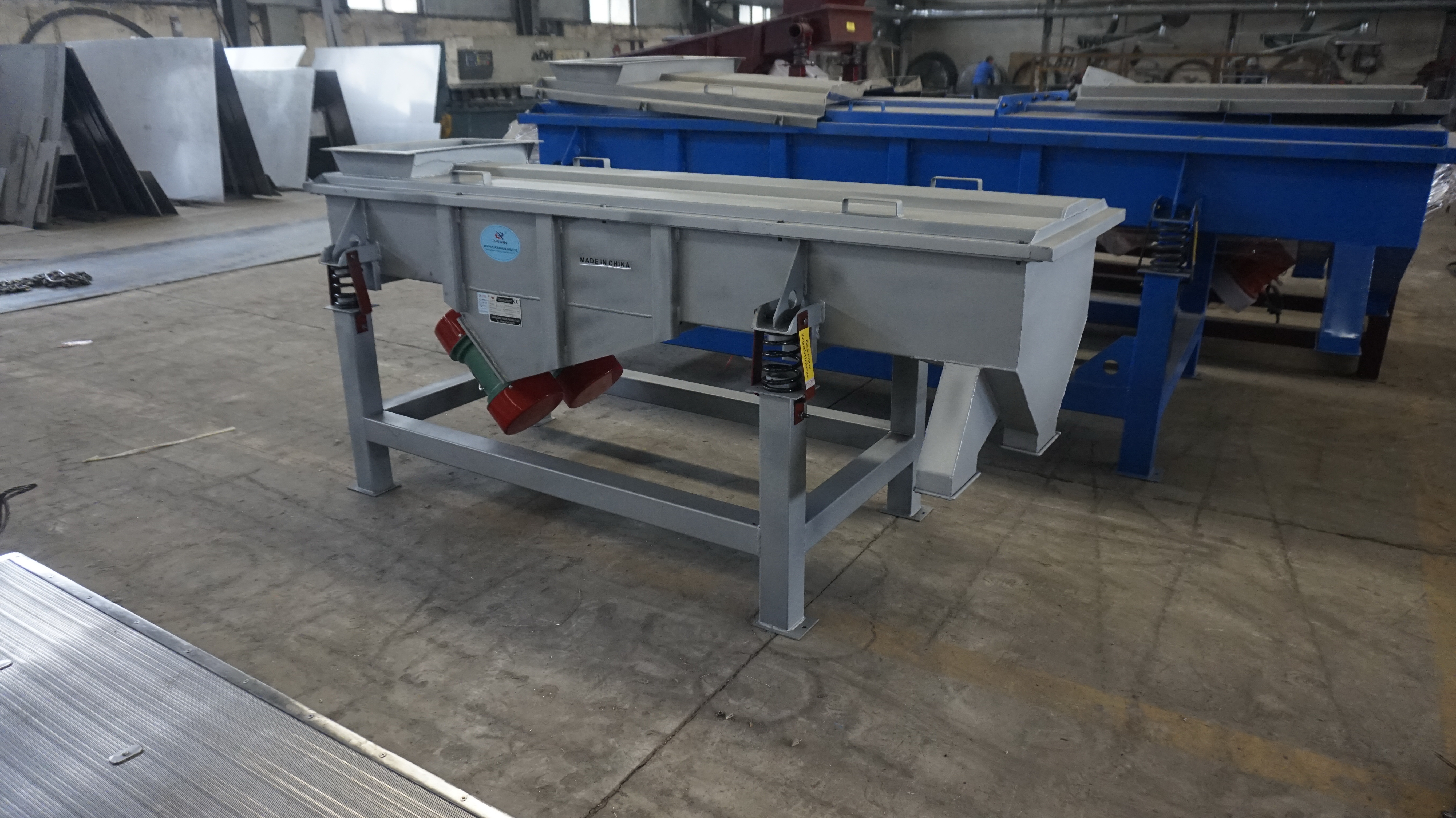 Moxa linear vibrating screen