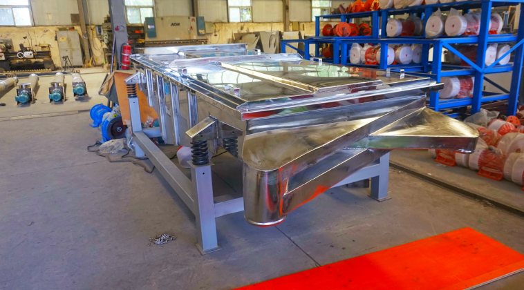 Drained vegetable vibrating screen