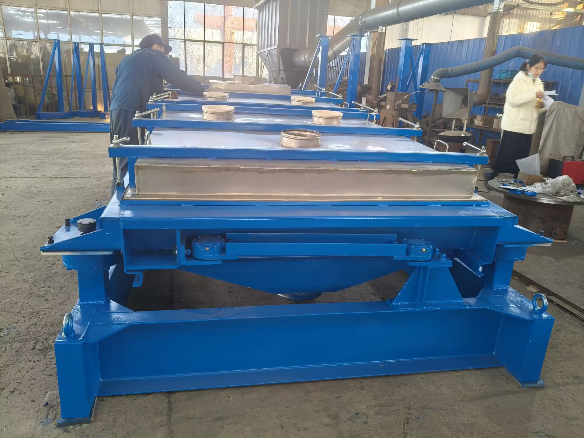 Gyratory Vibrating Screen